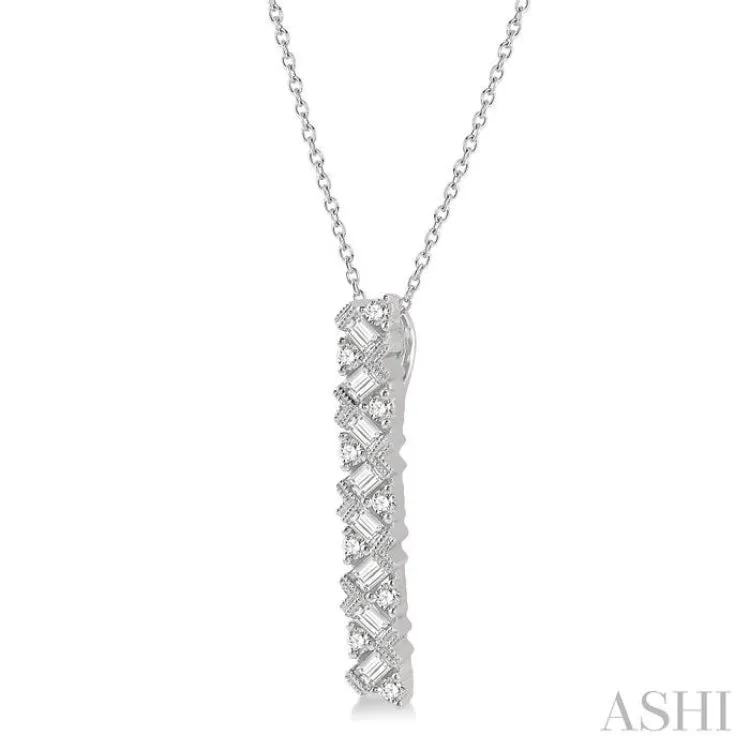 1/2 Ctw Zigzag Baguette and Round Cut Diamond Bar Pendant With Chain in 14K White Gold