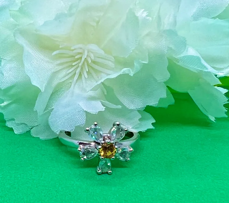 14K White Gold Custom 5 Pear Shaped Rose Cut Diamonds with Yellow Sapphire Centre "Daisy" Ring