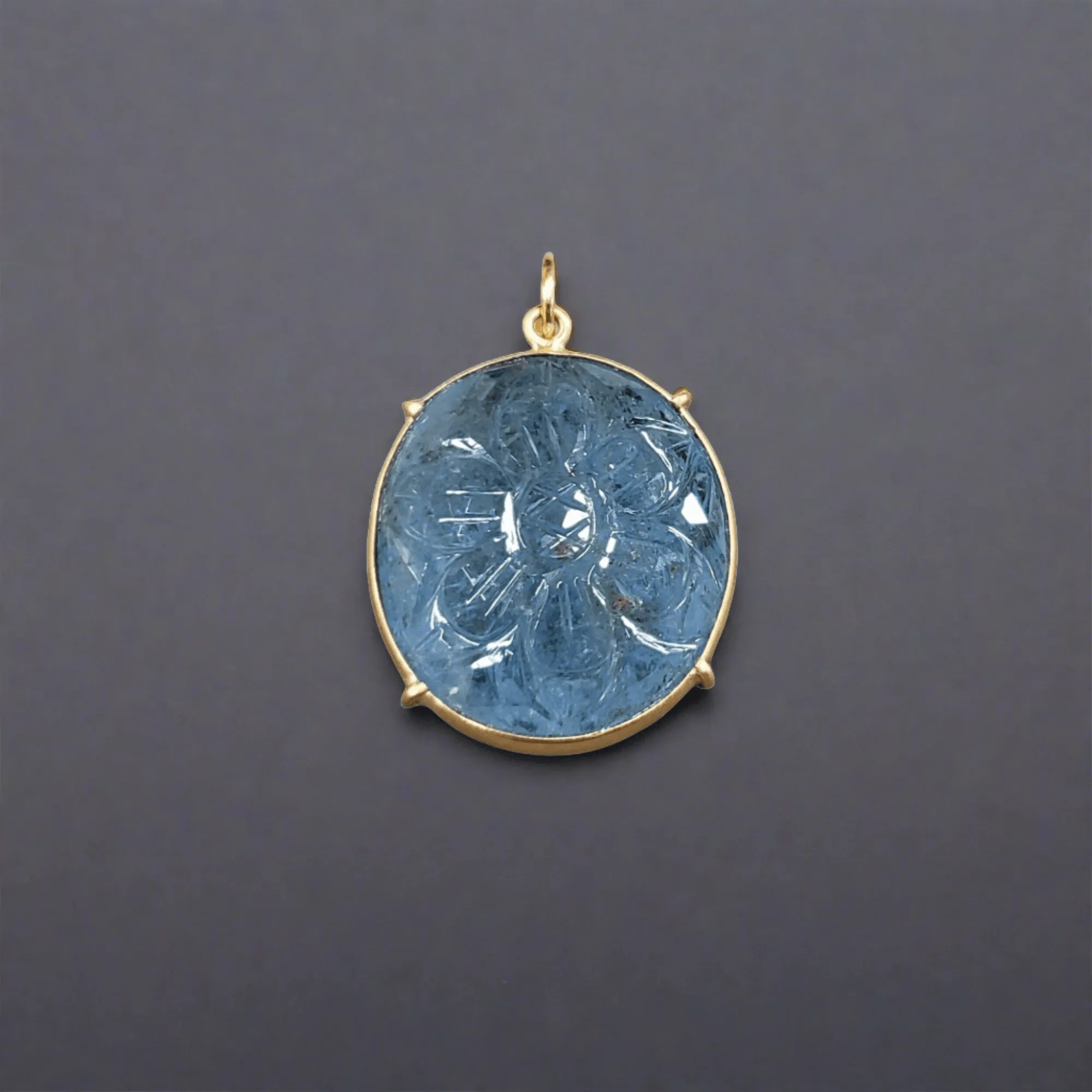 18k Gold Oval Shape Floral Carved Aquamarine