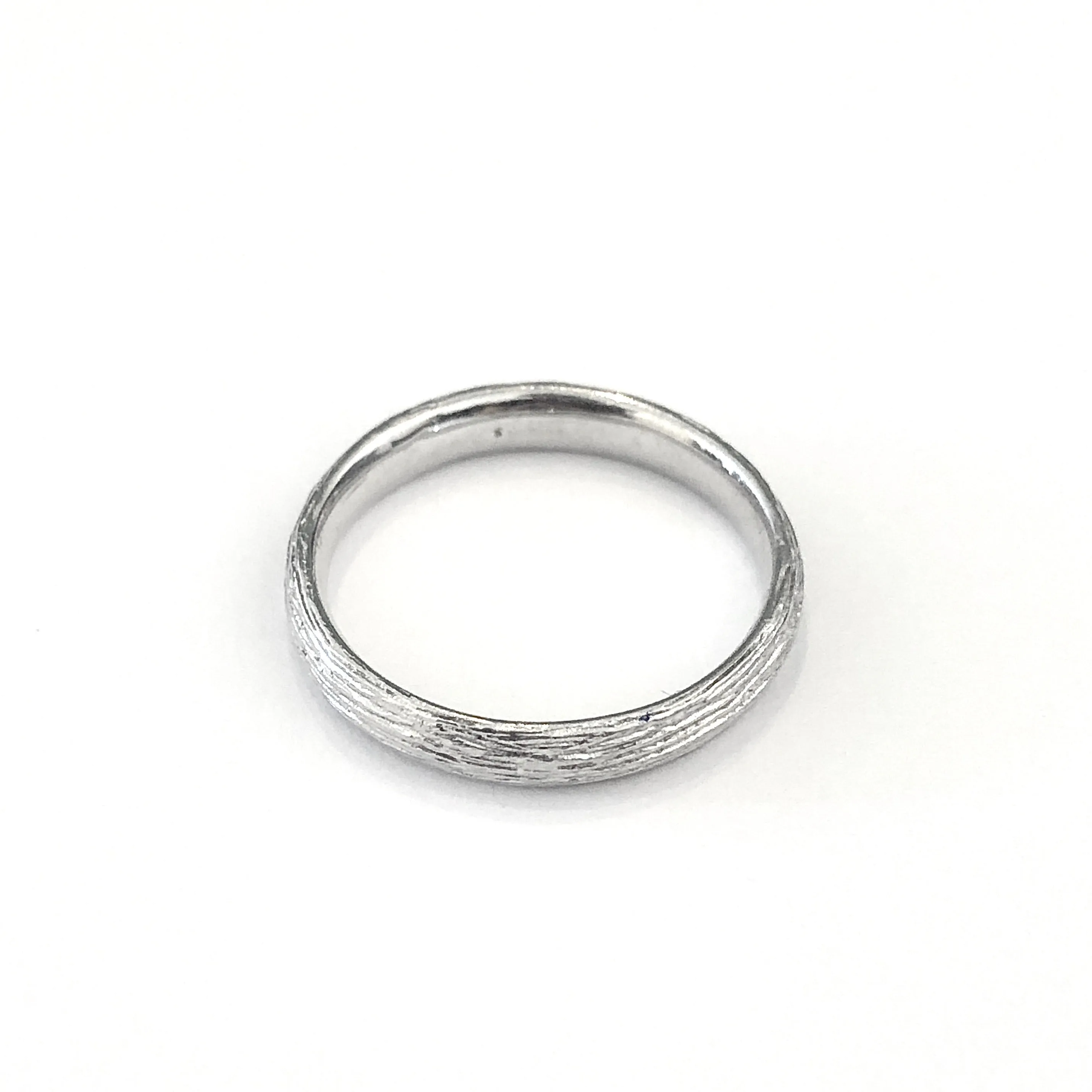 3mm Half Round Band with Bark Texture Flush Set with 5 CanadaMark™ Diamonds