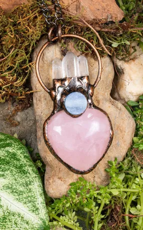 Aphrodite's Heart Necklace | Rose Quartz