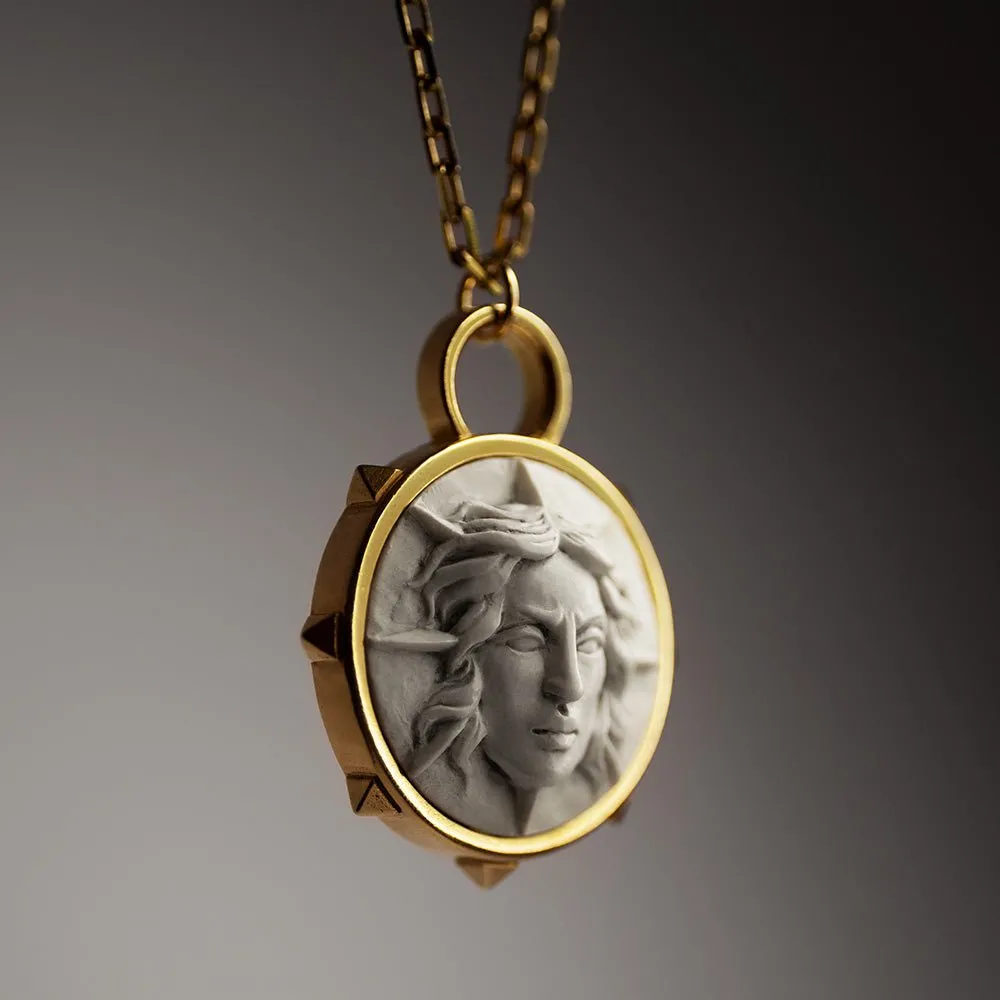 Apollo pendant