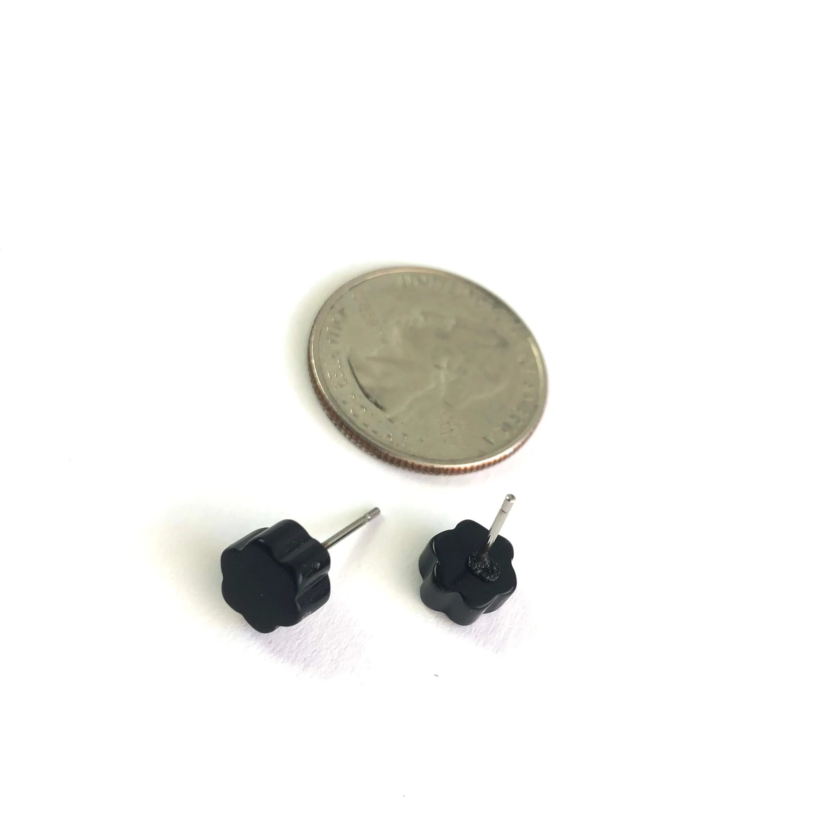 Black Deco Daisy Stud Earrings