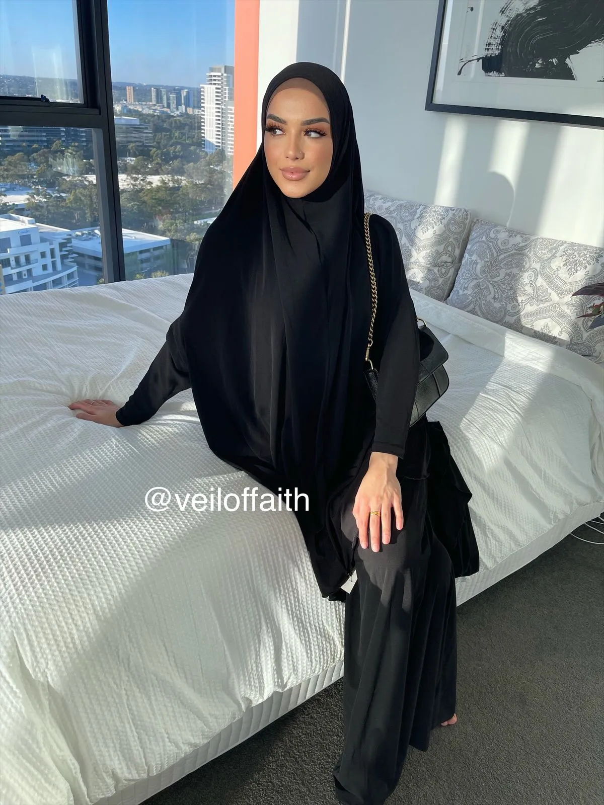 BLACK JILBAB WITH SLEEVES