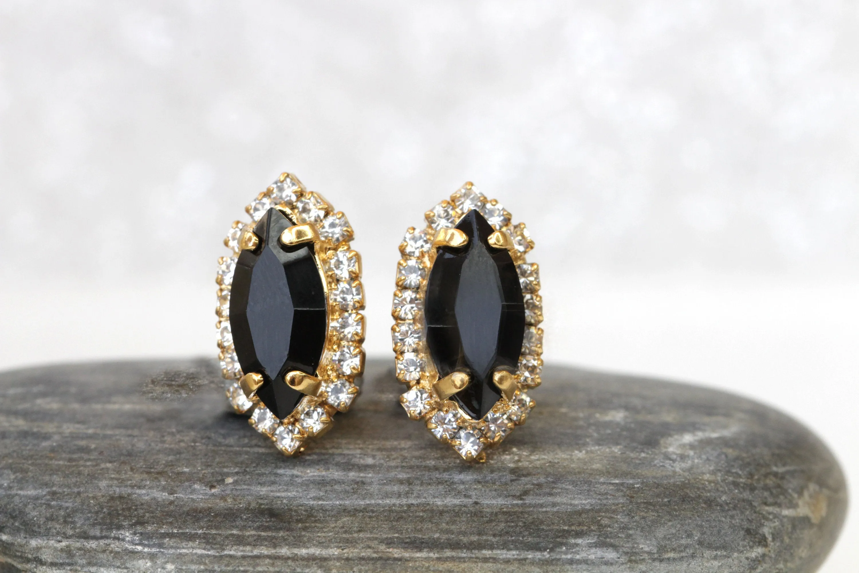 BLACK SMALL EARRINGS,