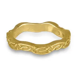 Borderless Celtic Wave Wedding Ring in 18K Yellow