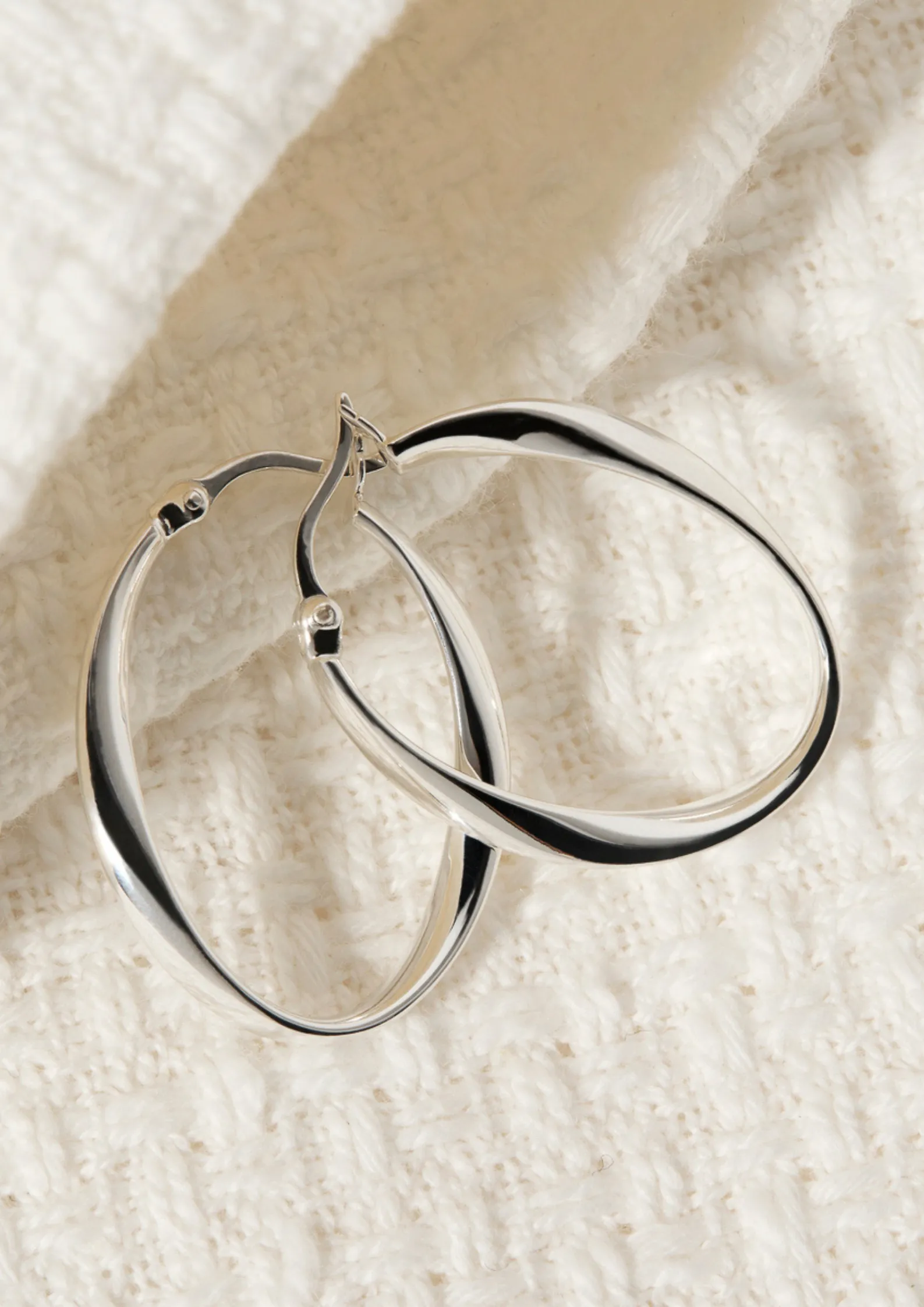 Cinta Hoop Earrings