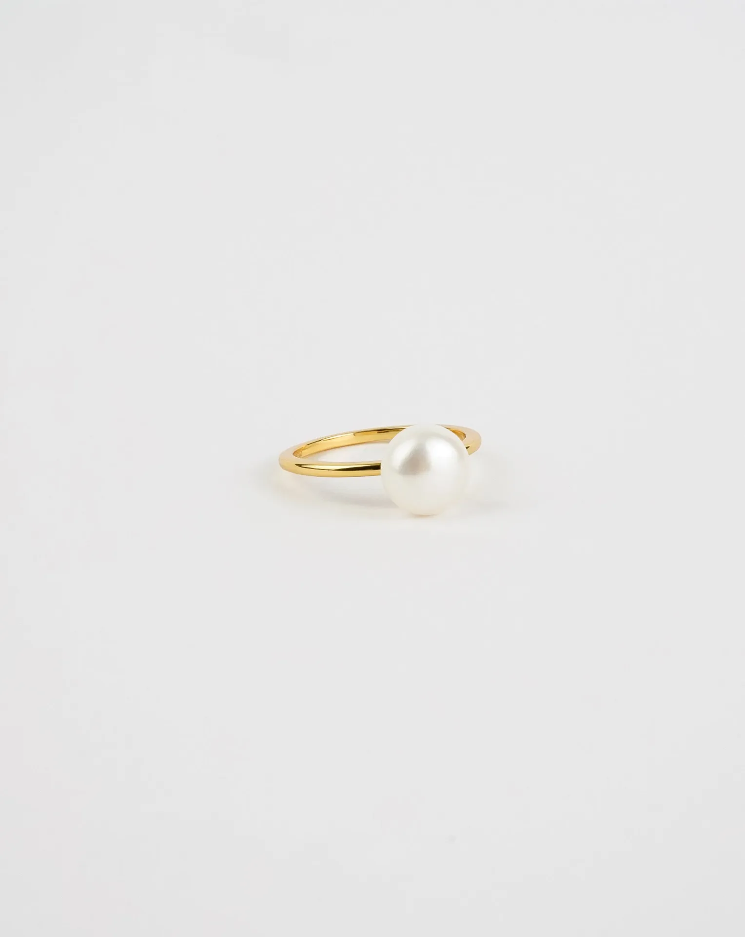 Classic Freshwater Pearl Ring - Timeless Elegance & Sophistication