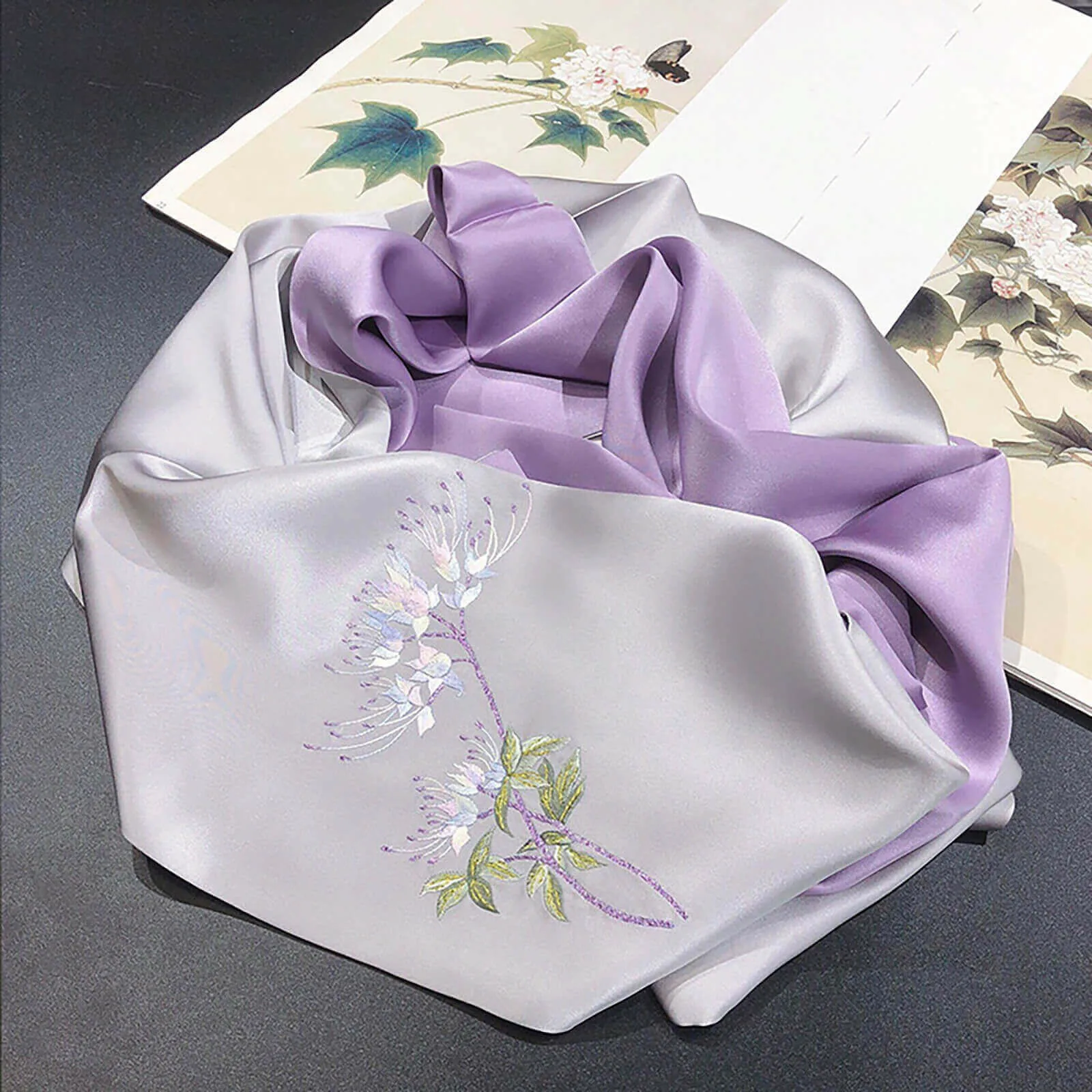 Exquisite Hand-Embroidered Silk Scarf - The Epitome of Artisan Craftsmanship and Timeless Elegance