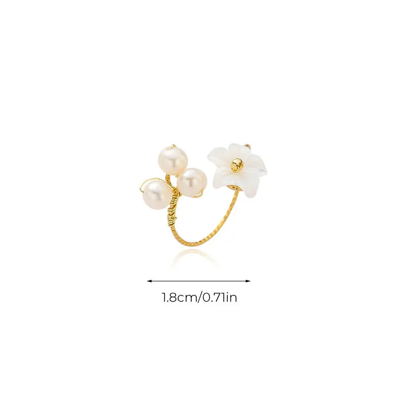 'Full Bloom' White Flower Ring