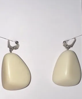 Jackie Brazil Sugar Resin Flintstone Cream Earrings