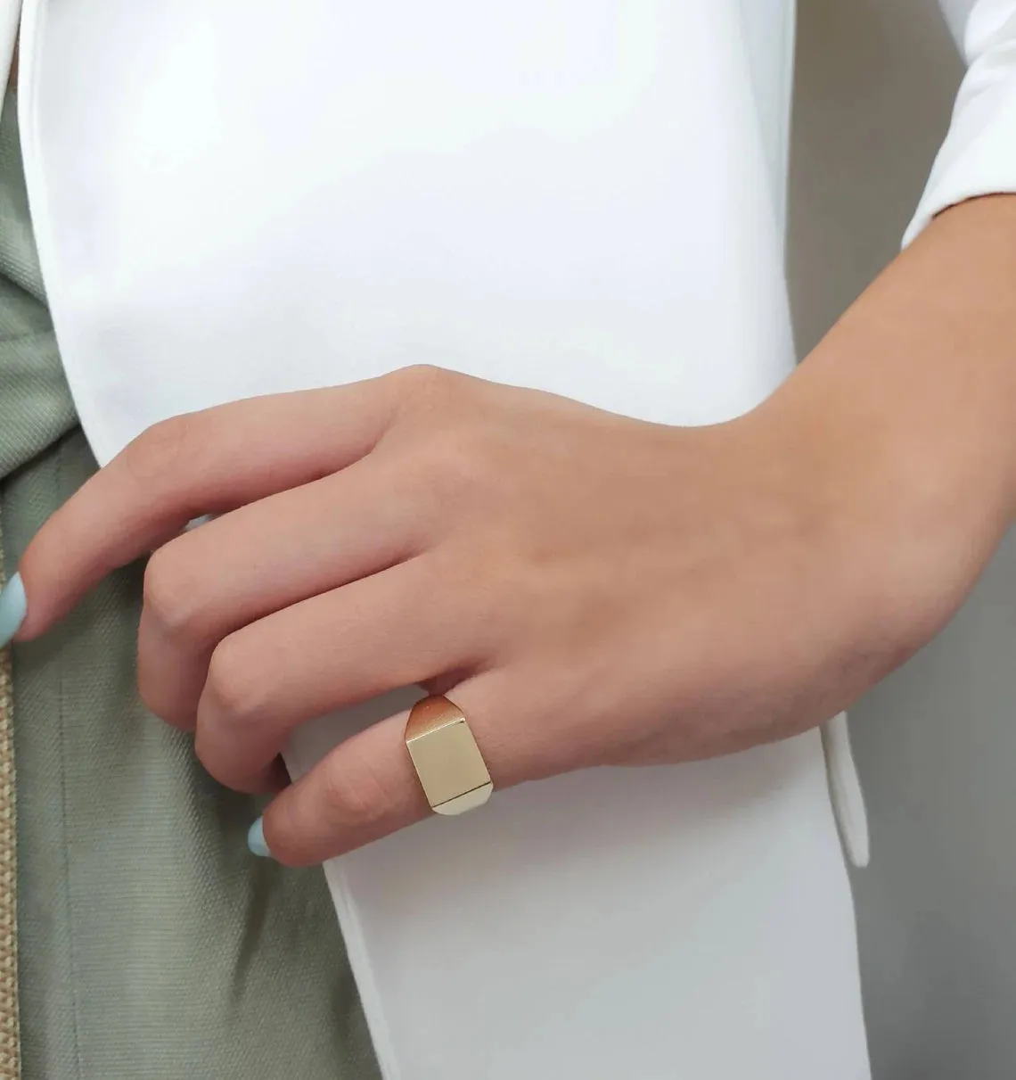 Large square signet Ring