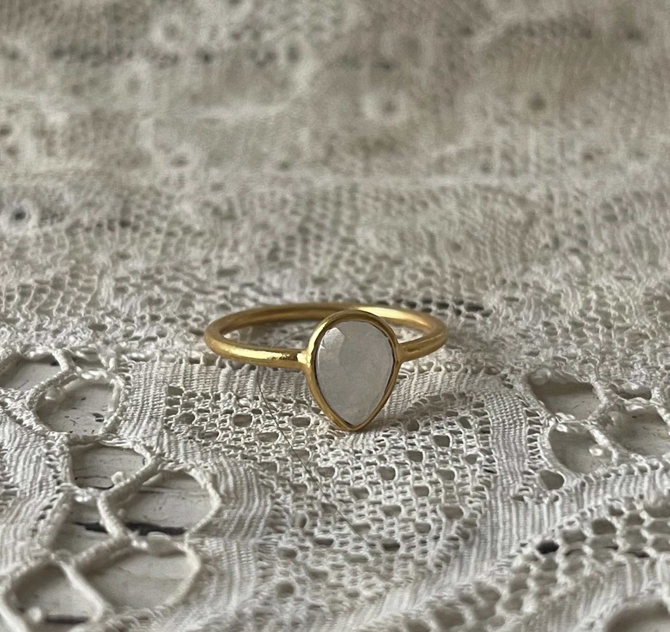 Moonstone | 'laia' Drop ring | 24k Gold-plated