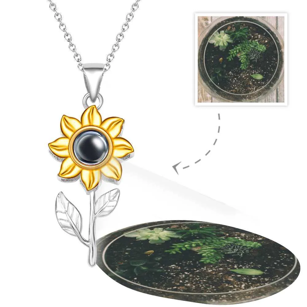 Nano Projection Sunflower Clavicle Chain Pendant