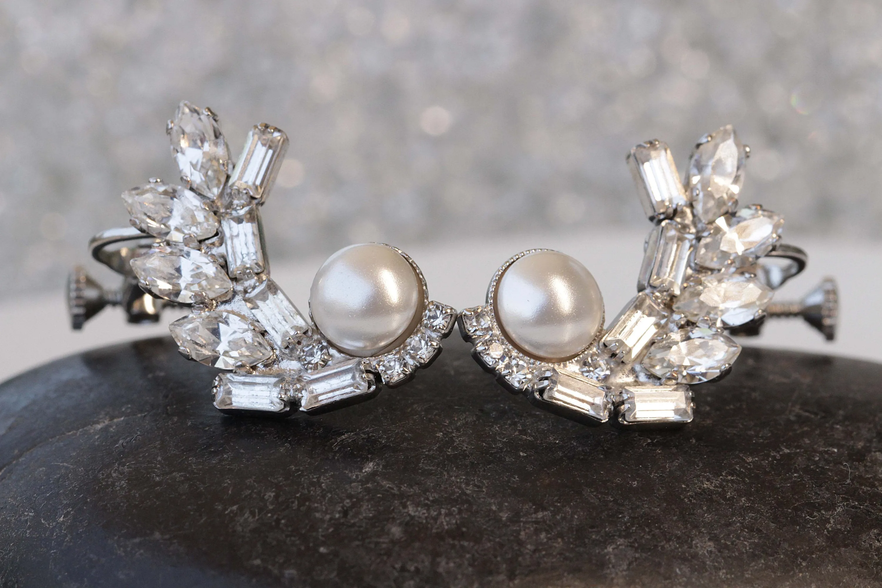 PEARL CLIMBING EARRINGS