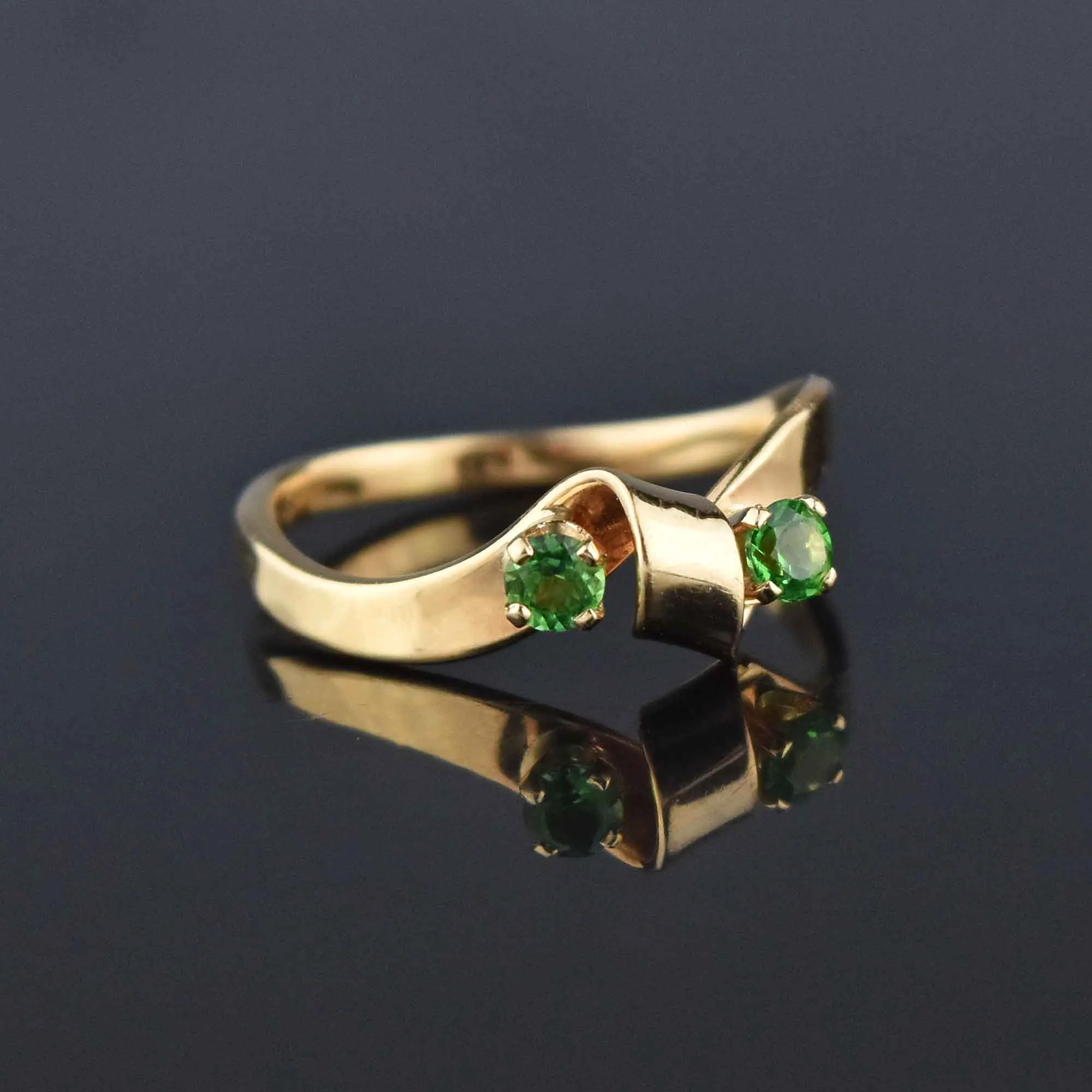 Retro 14K Gold Tsavorite Green Garnet Ring