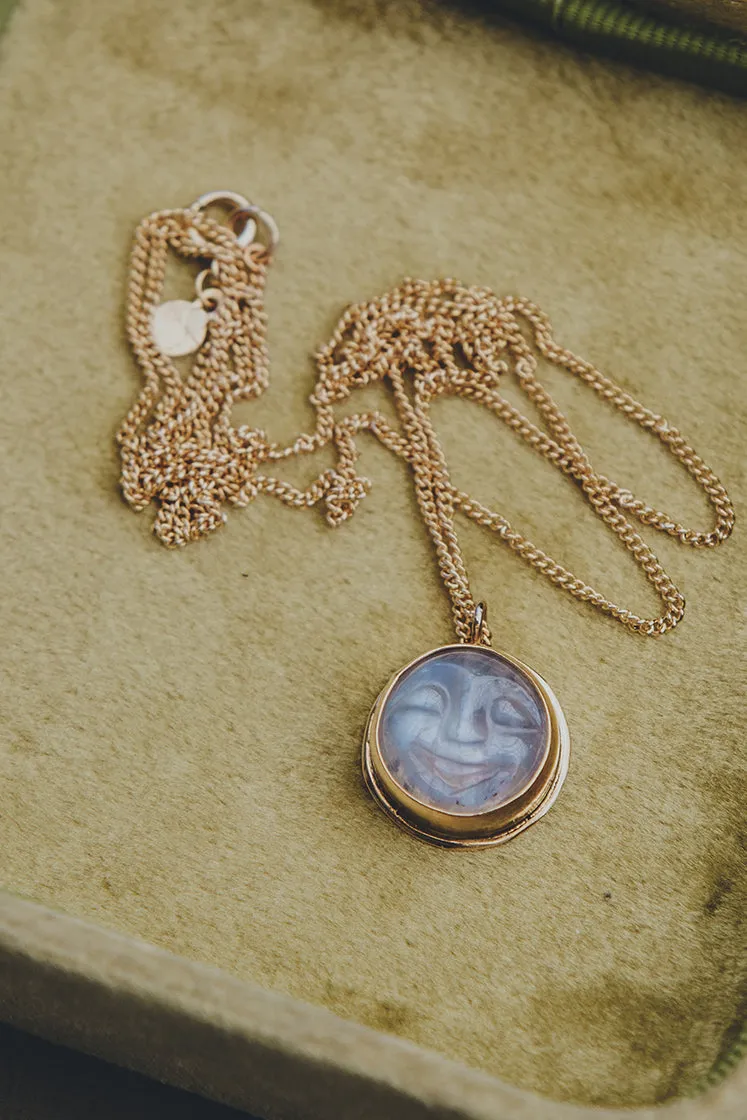 Sleeping Moon Face Necklace - Moonstone 14k